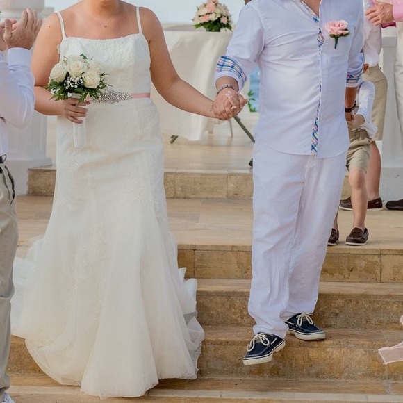 Vera Wang | Low Back Mermaid Wedding Dress - Picture 4 of 8